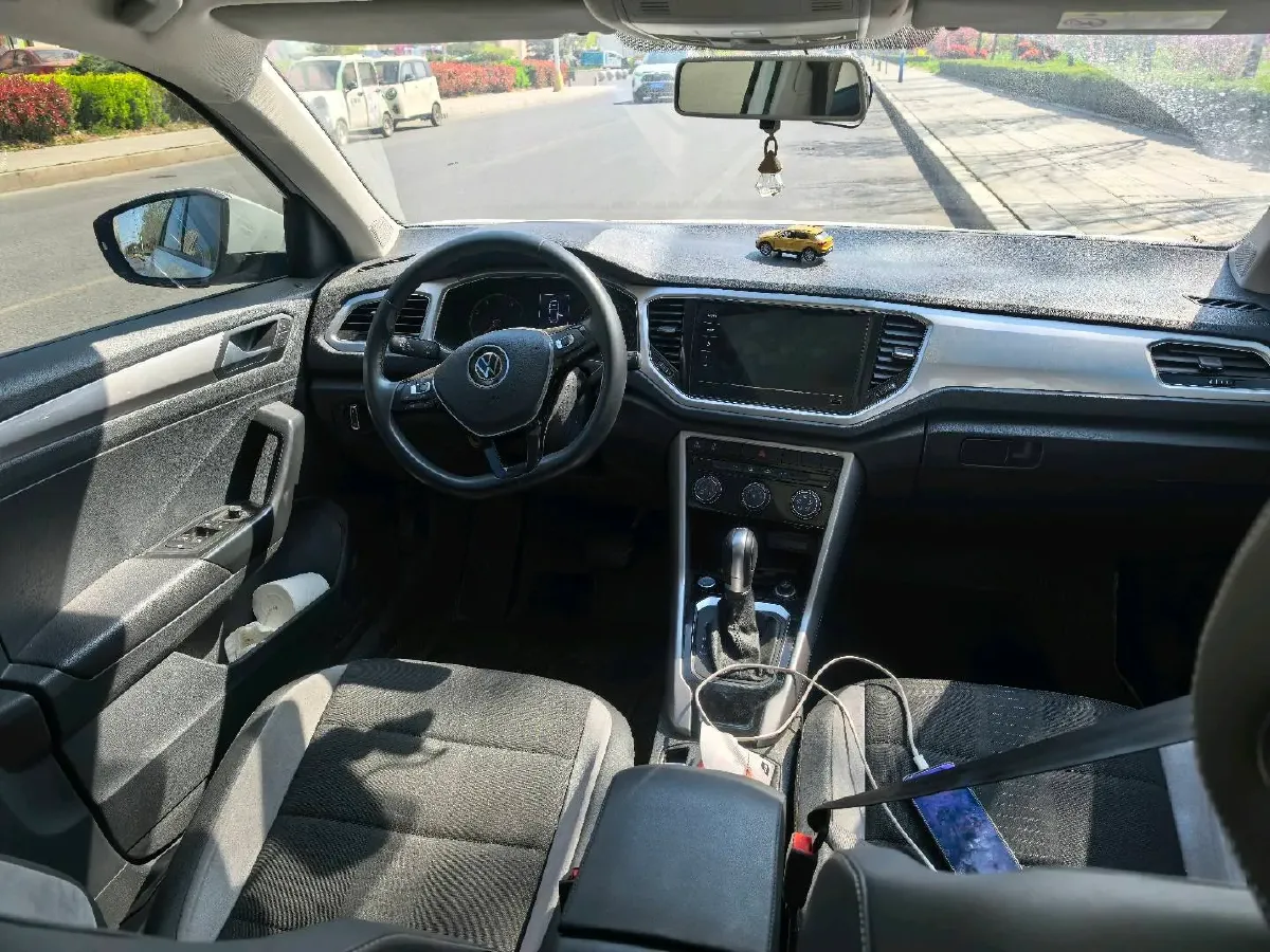 2022 Volkswagen T-Roc 1.4T 150HP L4 7DCT,autocango,china used car exporter,china ev exporter,chinese used car exporter,chinese used ev exporter