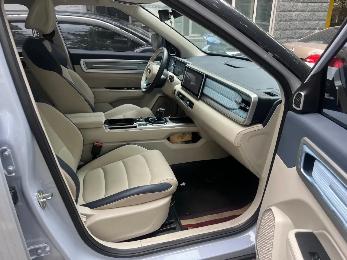 2023 Geely ICON 1.5T 181HP L4 7DCT,autocango,china used car exporter,china ev exporter,chinese used car exporter,chinese used ev exporter