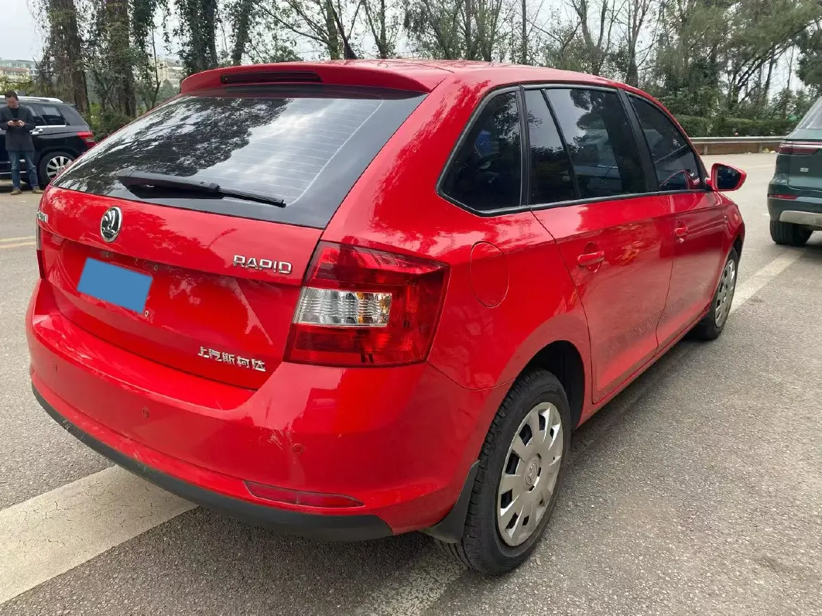 2016 Skoda Rapid Spaceback 1.4L 90HP L4 5MT,autocango,china used car exporter,china ev exporter,chinese used car exporter,chinese used ev exporter