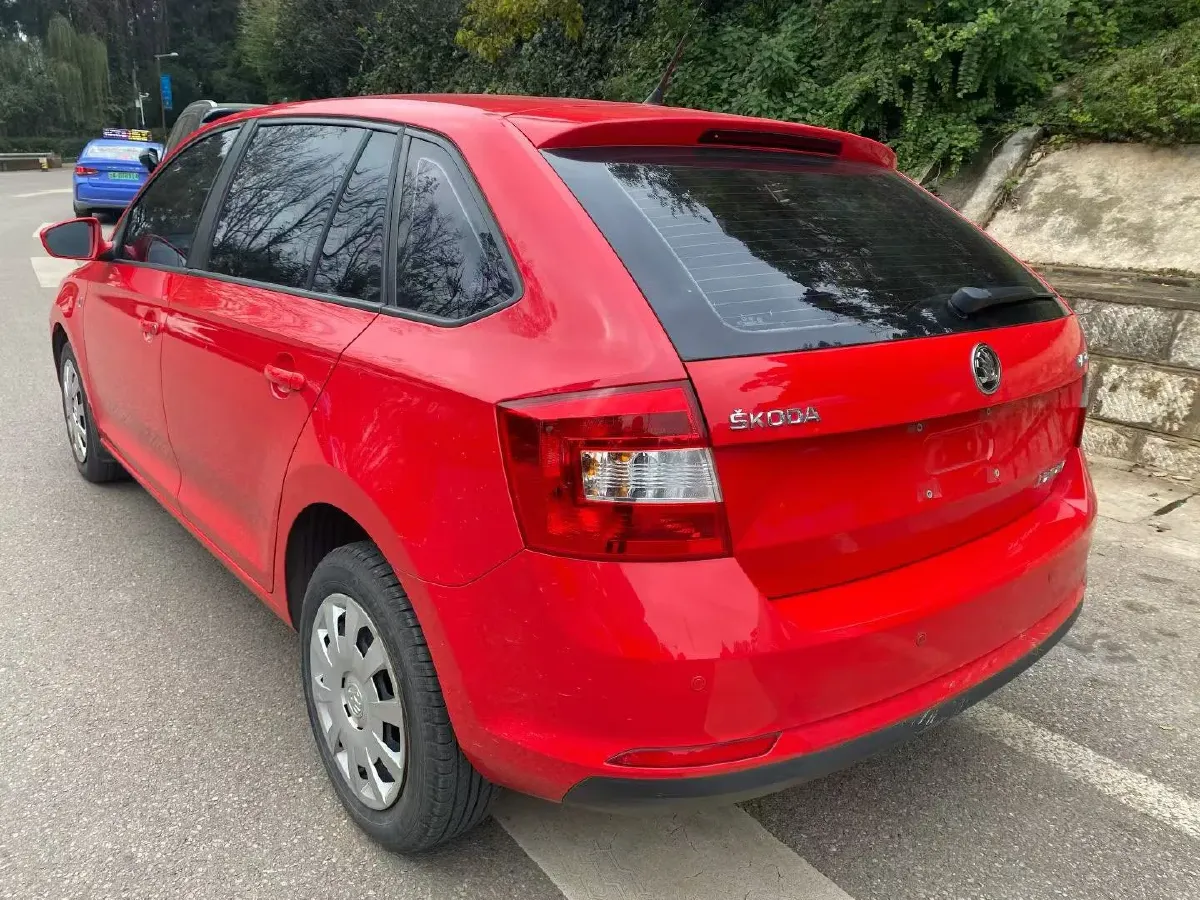 2016 Skoda Rapid Spaceback 1.4L 90HP L4 5MT,autocango,china used car exporter,china ev exporter,chinese used car exporter,chinese used ev exporter