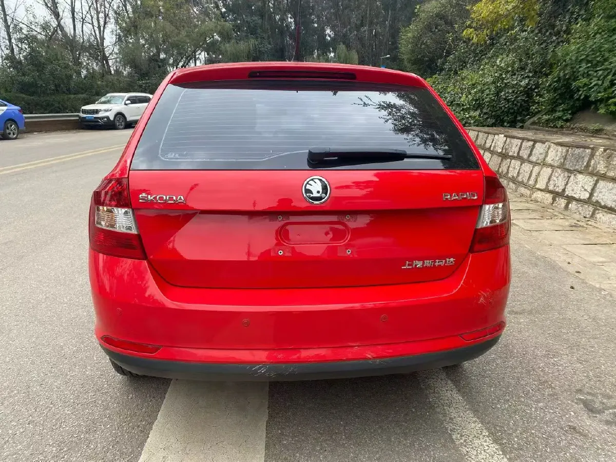 2016 Skoda Rapid Spaceback 1.4L 90HP L4 5MT,autocango,china used car exporter,china ev exporter,chinese used car exporter,chinese used ev exporter