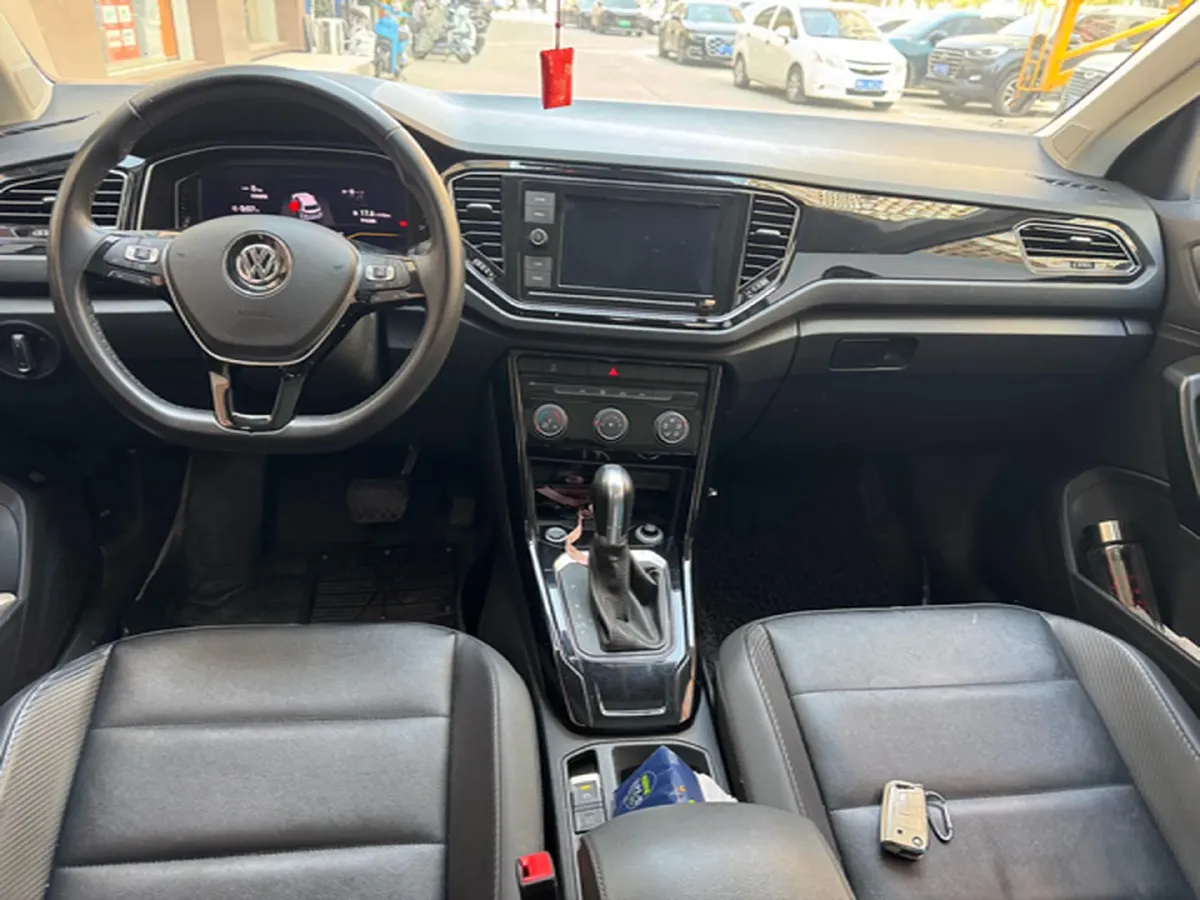 2020 Volkswagen T-Roc 1.4T 150HP L4 7DCT,autocango,china used car exporter,china ev exporter,chinese used car exporter,chinese used ev exporter