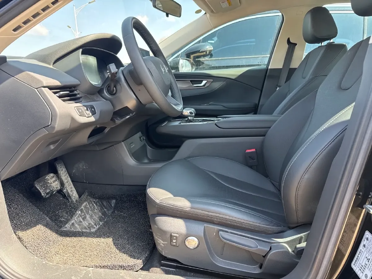 2024 HongQi E-QM5 BEV 60KWH,autocango,china used car exporter,china ev exporter,chinese used car exporter,chinese used ev exporter