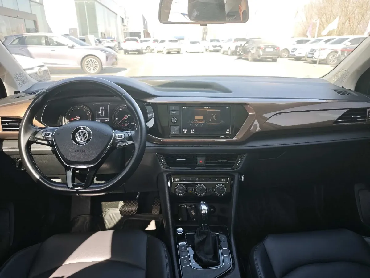 2019 MINI MINI 1.5T 102HP L3 7DCT,autocango,china used car exporter,china ev exporter,chinese used car exporter,chinese used ev exporter