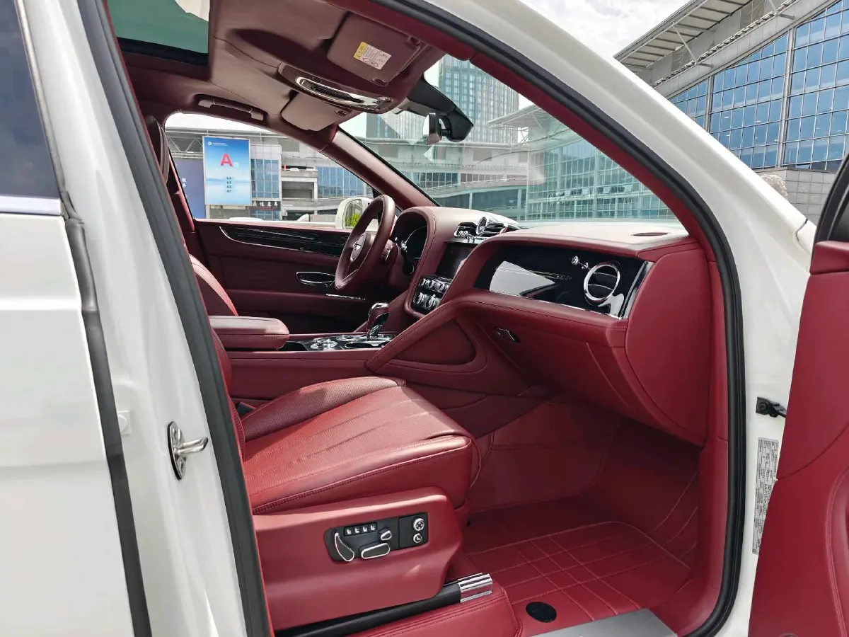 2024 Bentley Bentayga 4.0T 550HP V8 8AT,autocango,china used car exporter,china ev exporter,chinese used car exporter,chinese used ev exporter
