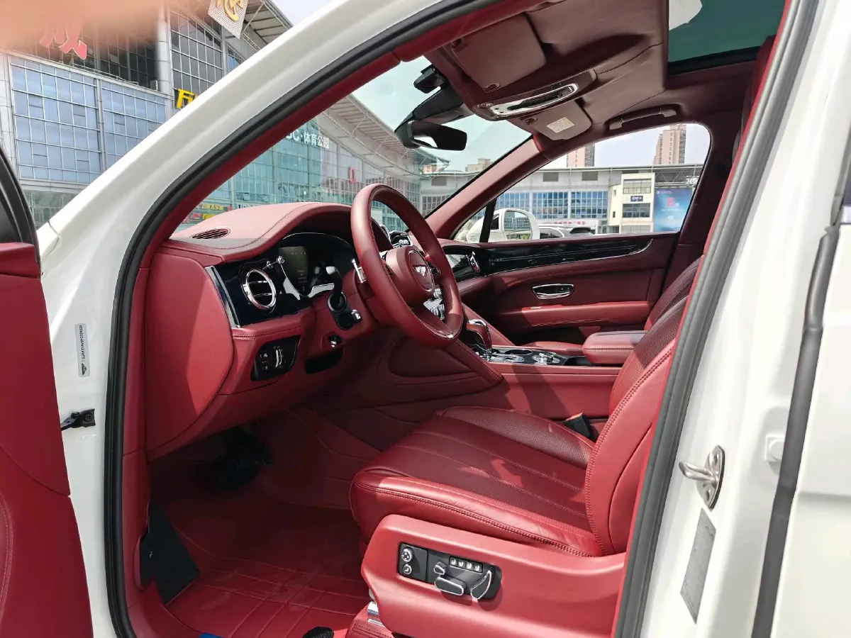 2024 Bentley Bentayga 4.0T 550HP V8 8AT,autocango,china used car exporter,china ev exporter,chinese used car exporter,chinese used ev exporter