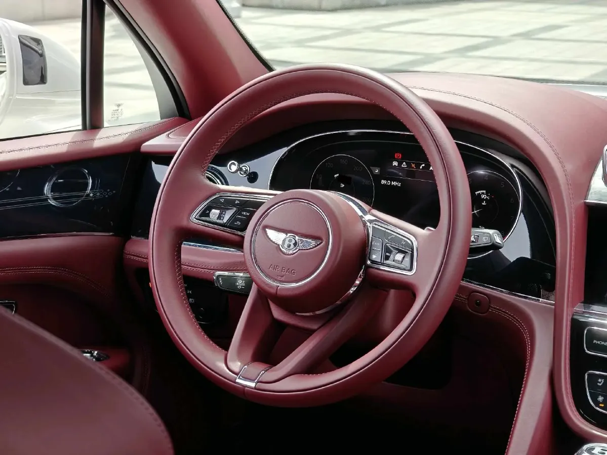 2024 Bentley Bentayga 4.0T 550HP V8 8AT,autocango,china used car exporter,china ev exporter,chinese used car exporter,chinese used ev exporter