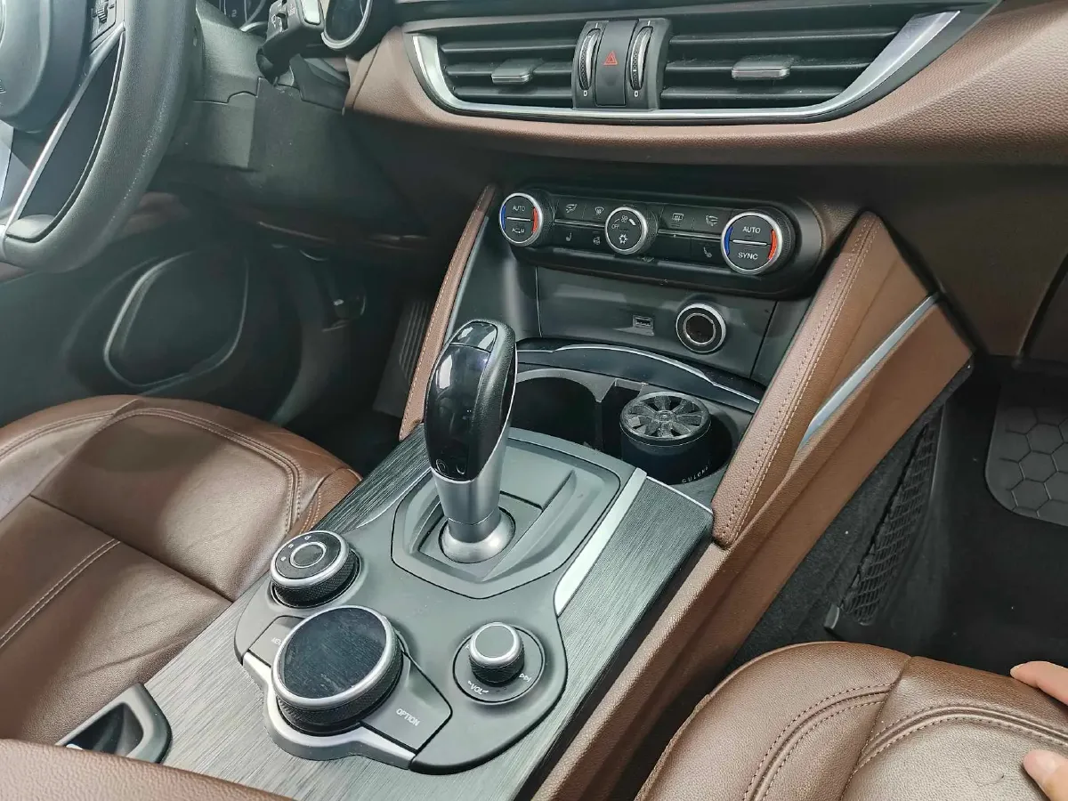 2017 Lexus NX 2.0T 238HP L4 6AT,autocango,china used car exporter,china ev exporter,chinese used car exporter,chinese used ev exporter