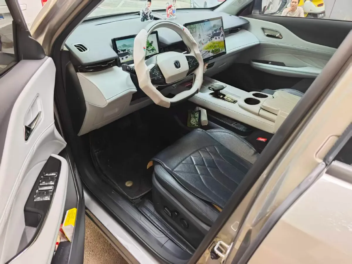 2024 ChangAn UNI-Z 1.5L 98HP L4 E-CVT PHEV 18.4KWH,autocango,china used car exporter,china ev exporter,chinese used car exporter,chinese used ev exporter