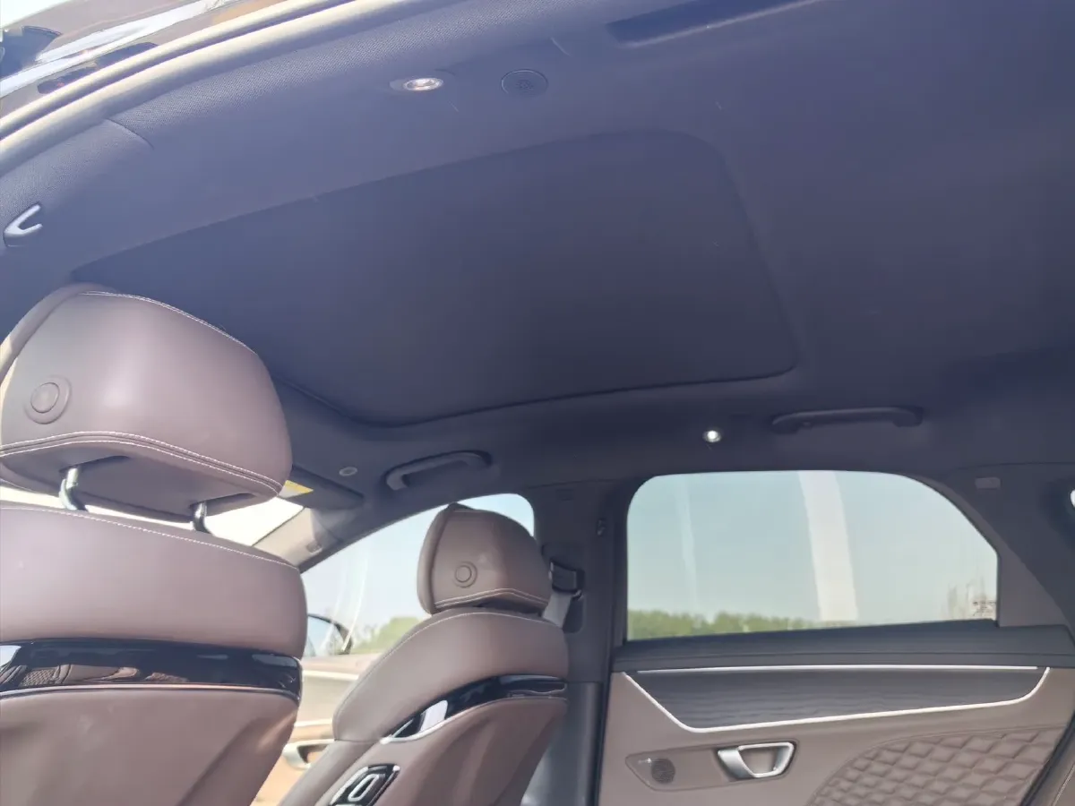 2022 Volkswagen Tiguan L 2.0T 186HP L4 7DCT,autocango,china used car exporter,china ev exporter,chinese used car exporter,chinese used ev exporter