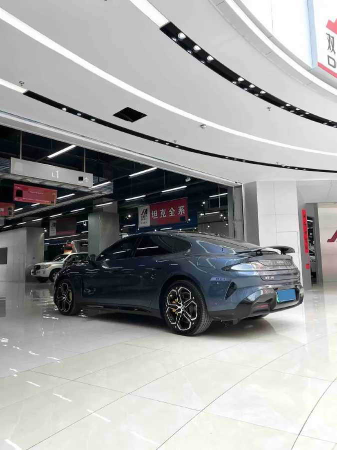 2024 MI SU7 BEV 101KWH,autocango,china used car exporter,china ev exporter,chinese used car exporter,chinese used ev exporter