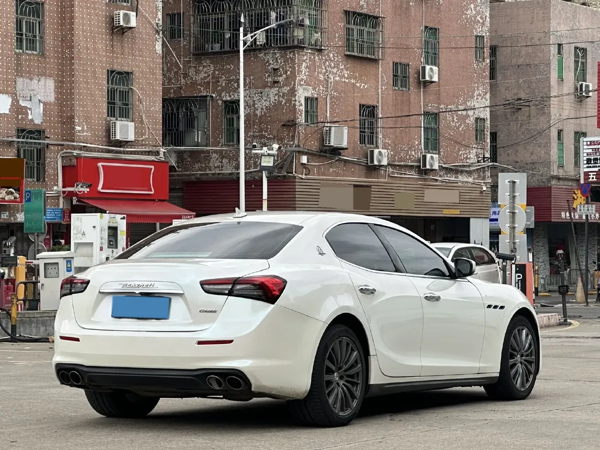 2021 Maserati Ghibli 2.0T 330HP L4 8AT,autocango,china used car exporter,china ev exporter,chinese used car exporter,chinese used ev exporter