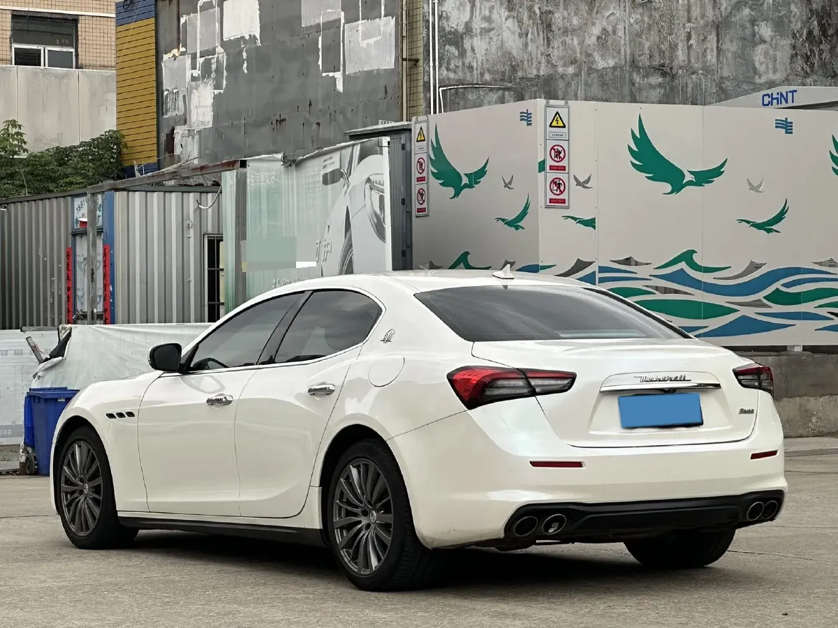 2021 Maserati Ghibli 2.0T 330HP L4 8AT,autocango,china used car exporter,china ev exporter,chinese used car exporter,chinese used ev exporter