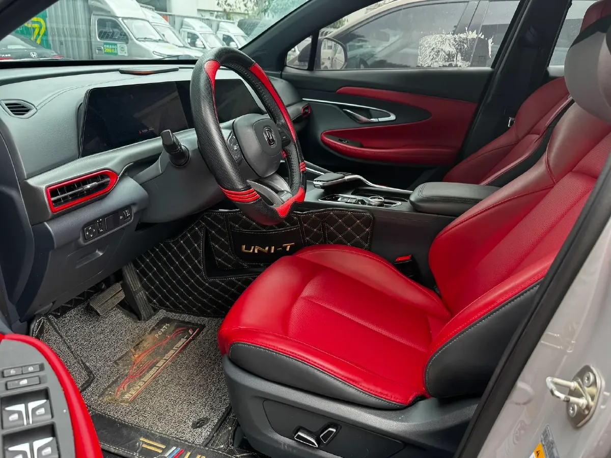 2020 ChangAn UNI-T 1.5T 180HP L4 7DCT,autocango,china used car exporter,china ev exporter,chinese used car exporter,chinese used ev exporter