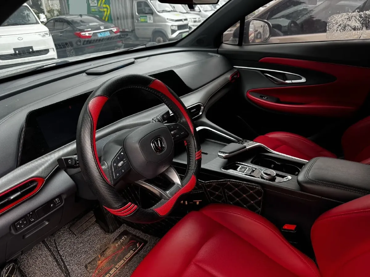 2020 ChangAn UNI-T 1.5T 180HP L4 7DCT,autocango,china used car exporter,china ev exporter,chinese used car exporter,chinese used ev exporter