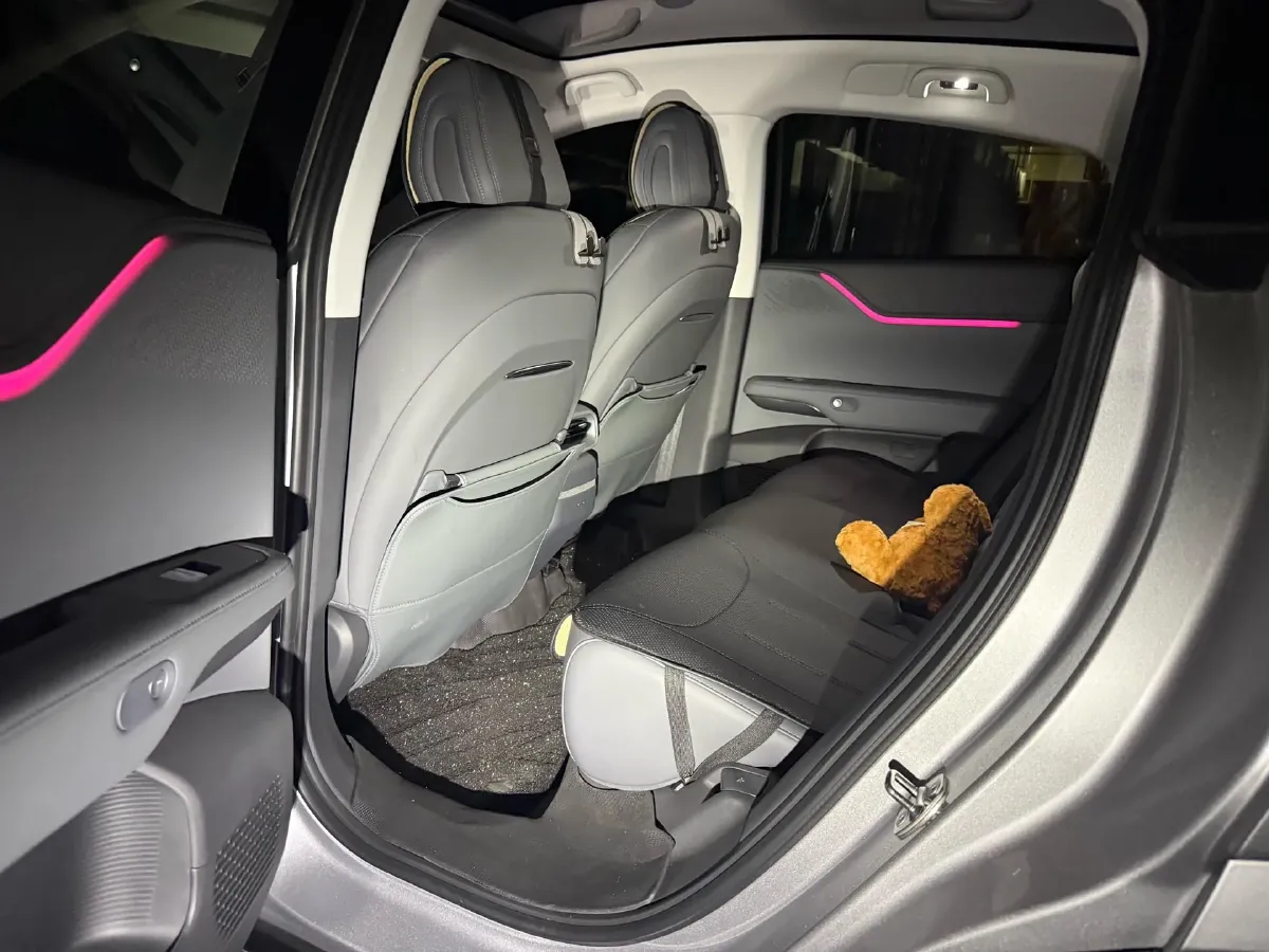 2025 Xpeng G6 BEV 68.5KWH,autocango,china used car exporter,china ev exporter,chinese used car exporter,chinese used ev exporter