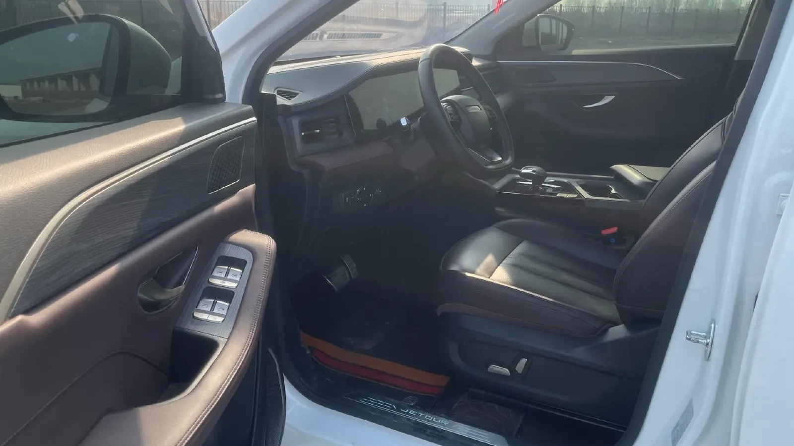 2024 Jetour X90 Plus 1.6T 197HP L4 7DCT,autocango,china used car exporter,china ev exporter,chinese used car exporter,chinese used ev exporter