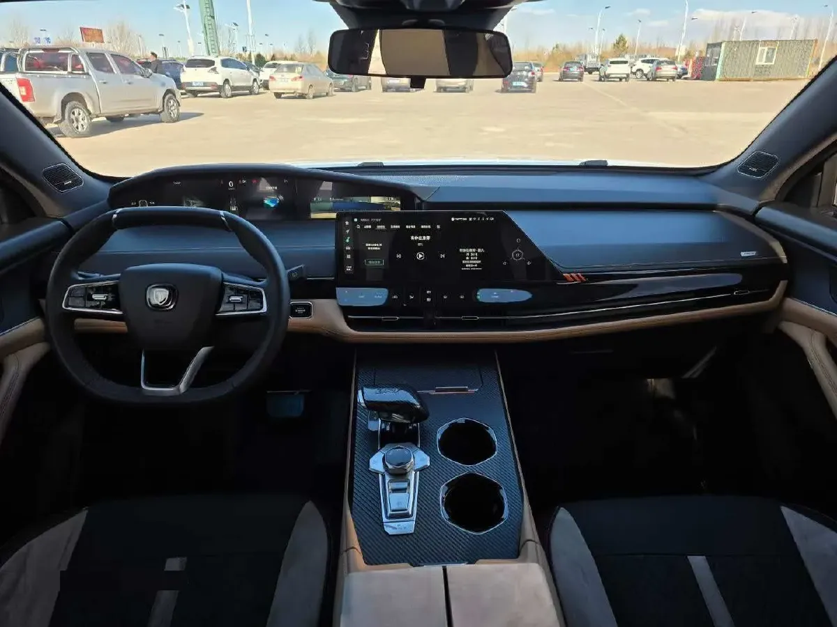 2021 ChangAn UNI-K 2.0T 233HP L4 8AT,autocango,china used car exporter,china ev exporter,chinese used car exporter,chinese used ev exporter