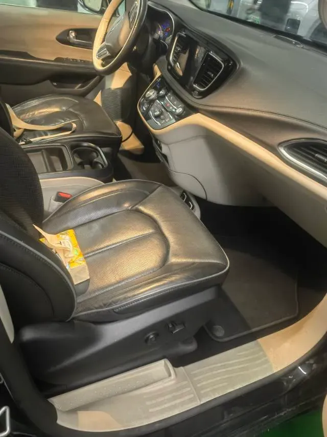 2018 Chrysler Pacifica 3.6L 245HP V6 E-CVT PHEV 16KWH,autocango,china used car exporter,china ev exporter,chinese used car exporter,chinese used ev exporter