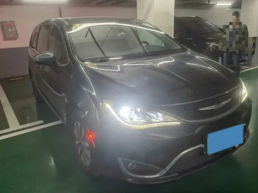 2018 Chrysler Pacifica 3.6L 245HP V6 E-CVT PHEV 16KWH,autocango,china used car exporter,china ev exporter,chinese used car exporter,chinese used ev exporter
