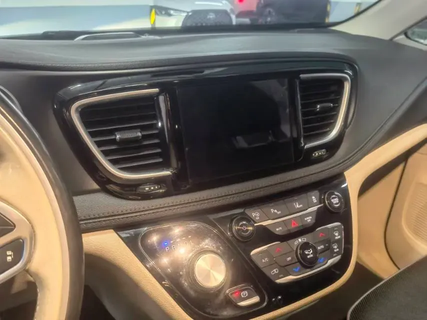 2018 Chrysler Pacifica 3.6L 245HP V6 E-CVT PHEV 16KWH,autocango,china used car exporter,china ev exporter,chinese used car exporter,chinese used ev exporter