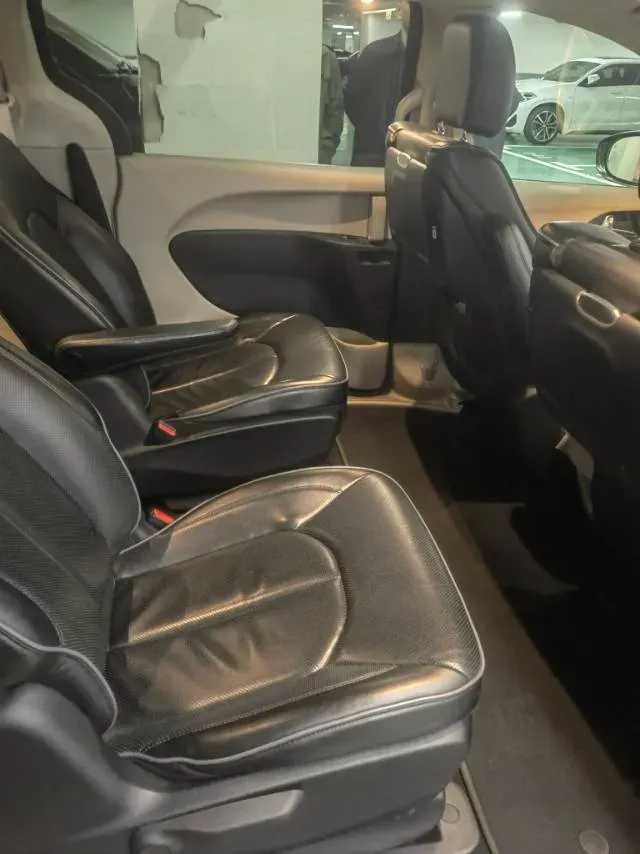 2018 Chrysler Pacifica 3.6L 245HP V6 E-CVT PHEV 16KWH,autocango,china used car exporter,china ev exporter,chinese used car exporter,chinese used ev exporter