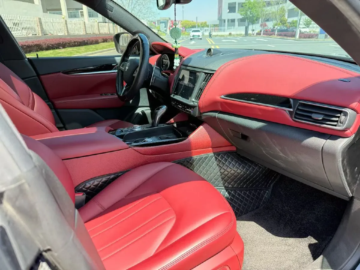 2021 Maserati Levante 3.0T 350HP V6 8AT,autocango,china used car exporter,china ev exporter,chinese used car exporter,chinese used ev exporter