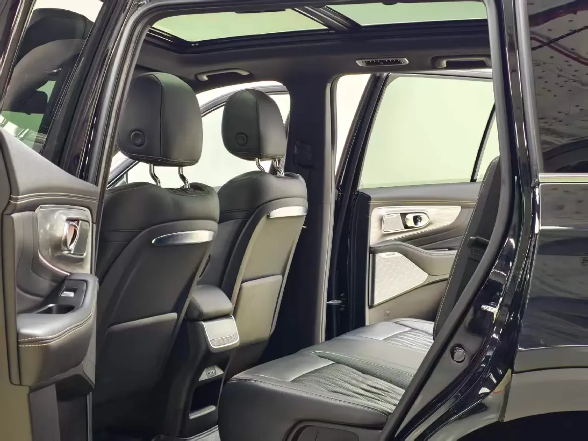 2022 GAC Trumpchi GS8 2.0T 252HP L4 8AT,autocango,china used car exporter,china ev exporter,chinese used car exporter,chinese used ev exporter