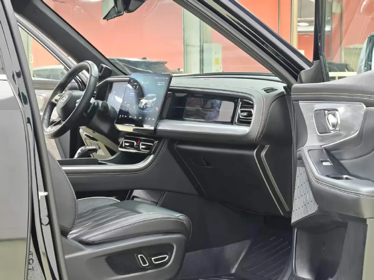 2022 GAC Trumpchi GS8 2.0T 252HP L4 8AT,autocango,china used car exporter,china ev exporter,chinese used car exporter,chinese used ev exporter