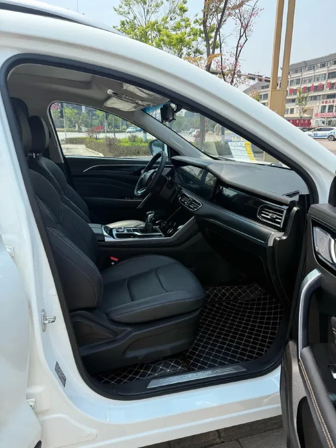 2021 Jetour X90 Plus 1.5T 156HP L4 6MT,autocango,china used car exporter,china ev exporter,chinese used car exporter,chinese used ev exporter