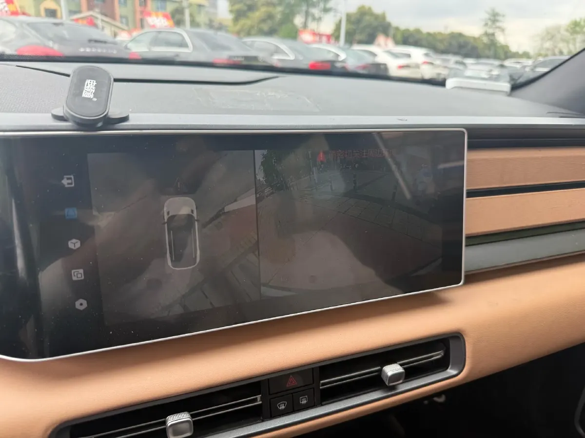 2023 Geely ICON 1.5T 181HP L4 7DCT,autocango,china used car exporter,china ev exporter,chinese used car exporter,chinese used ev exporter