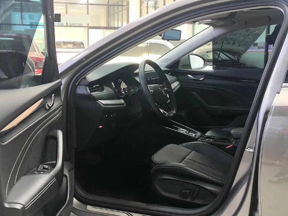 2021 Skoda Octavia 1.4T 150HP L4 7DCT,autocango,china used car exporter,china ev exporter,chinese used car exporter,chinese used ev exporter