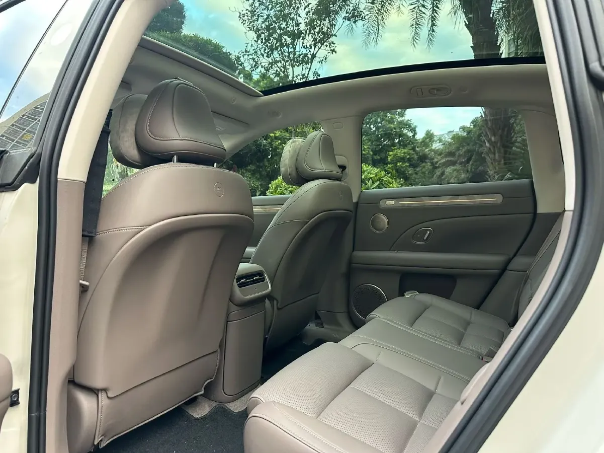 2026 IM LS6 REEV 155HP REEV,autocango,china used car exporter,china ev exporter,chinese used car exporter,chinese used ev exporter