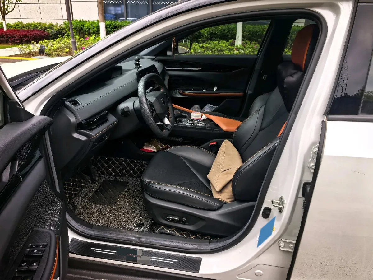 2023 ChangAn UNI-V iDD 1.5T 170HP L4 6TCT PHEV 18.4KWH,autocango,china used car exporter,china ev exporter,chinese used car exporter,chinese used ev exporter