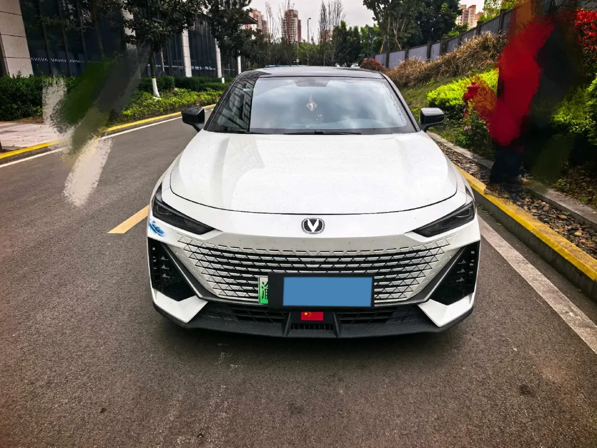 2023 ChangAn UNI-V iDD 1.5T 170HP L4 6TCT PHEV 18.4KWH,autocango,china used car exporter,china ev exporter,chinese used car exporter,chinese used ev exporter