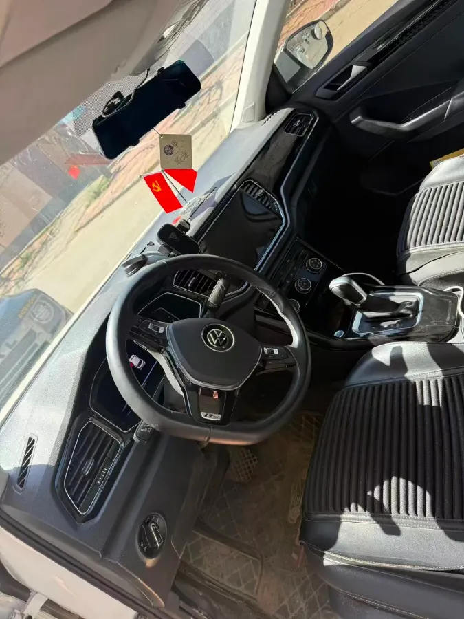 2021 Volkswagen T-Roc 1.4T 150HP L4 7DCT,autocango,china used car exporter,china ev exporter,chinese used car exporter,chinese used ev exporter