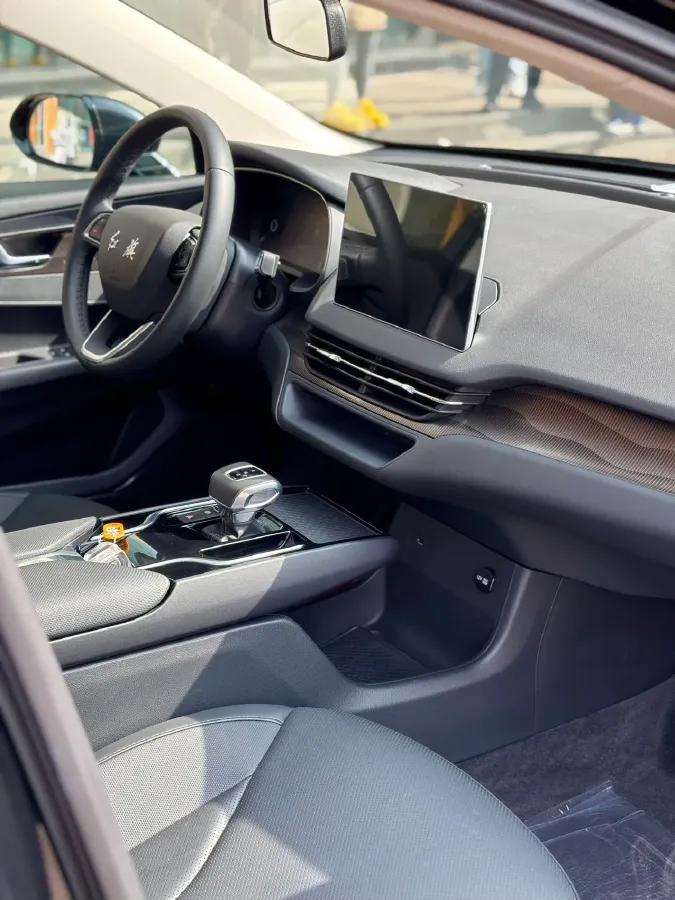 2022 HongQi E-QM5 BEV 54KWH,autocango,china used car exporter,china ev exporter,chinese used car exporter,chinese used ev exporter