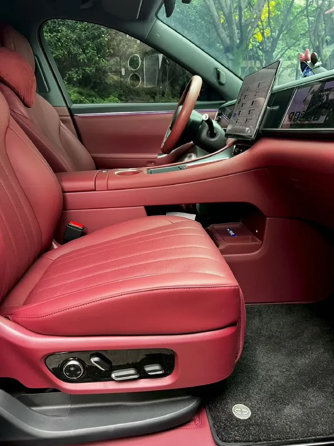 2026 AITO AITO M7 REEV 160HP REEV,autocango,china used car exporter,china ev exporter,chinese used car exporter,chinese used ev exporter