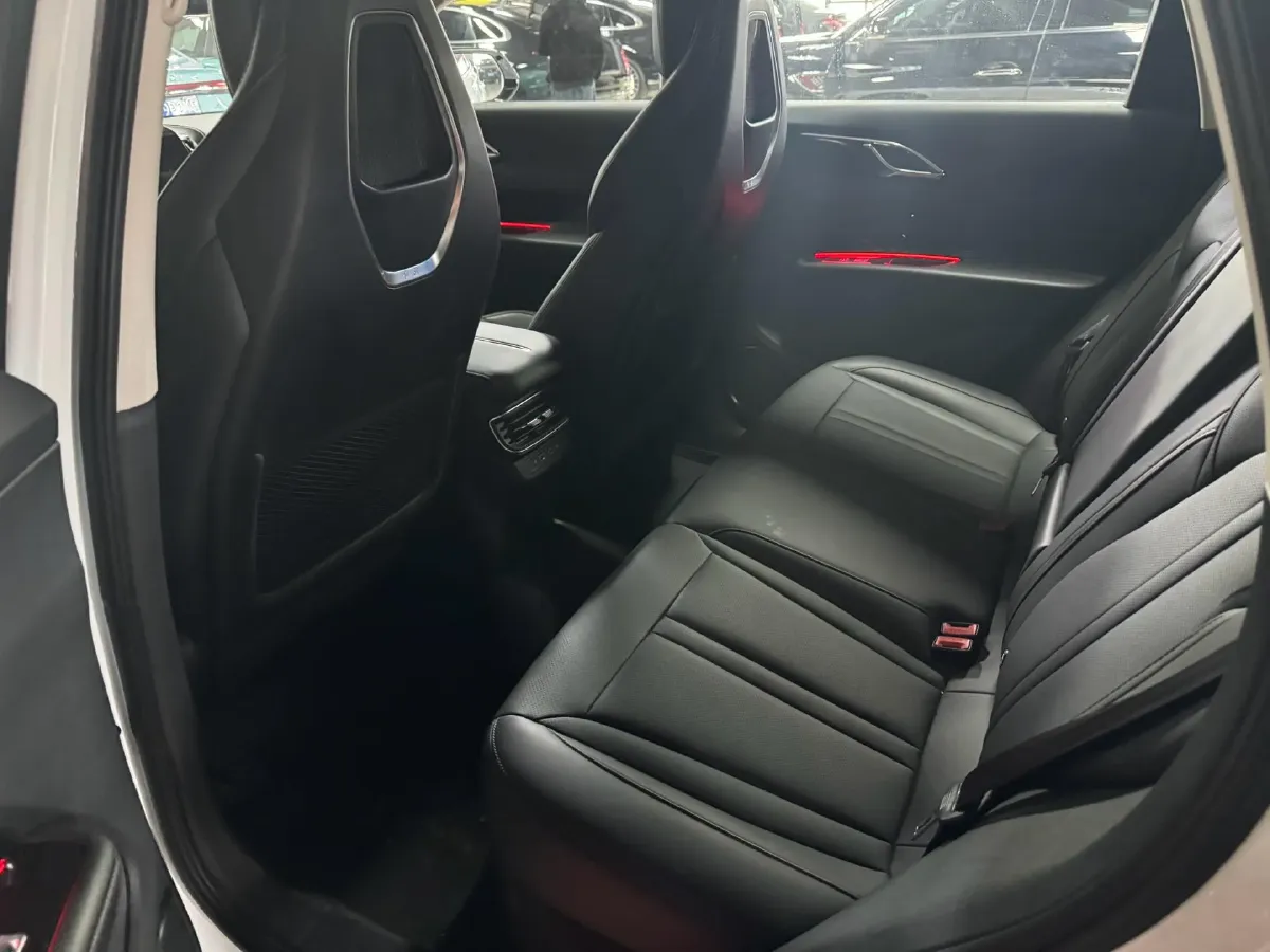 2024 HongQi HS3 1.5T 169HP L4 1DHT PHEV 18.4KWH,autocango,china used car exporter,china ev exporter,chinese used car exporter,chinese used ev exporter