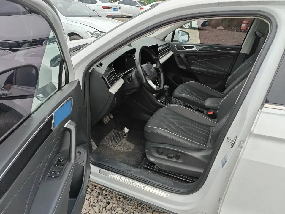 2023 Volkswagen Tiguan L 1.5T 160HP L4 7DCT,autocango,china used car exporter,china ev exporter,chinese used car exporter,chinese used ev exporter