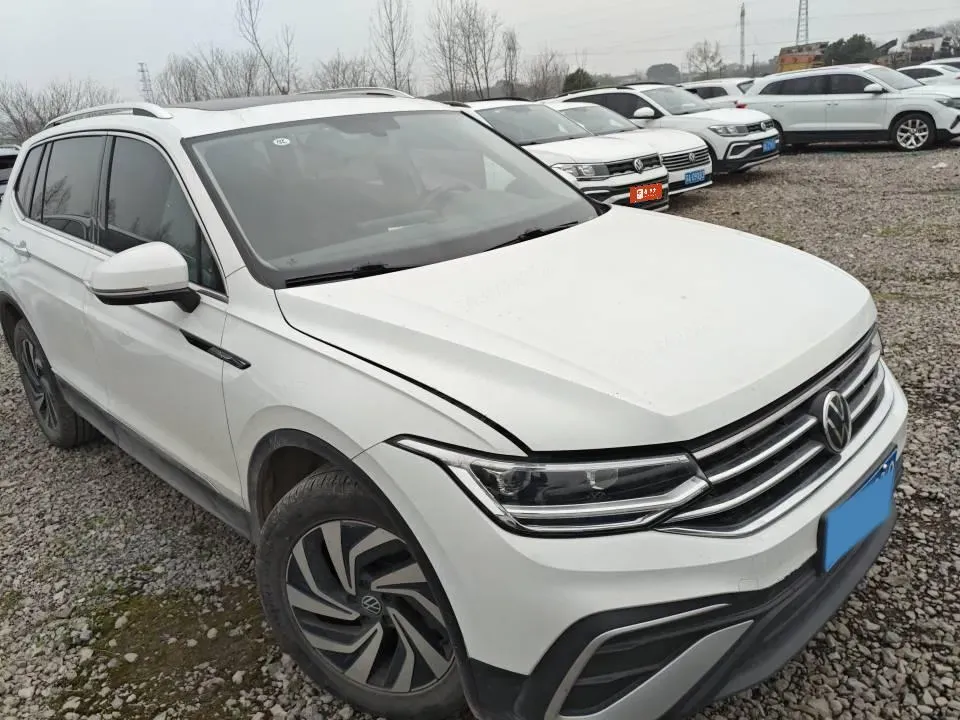 2023 Volkswagen Tiguan L 1.5T 160HP L4 7DCT,autocango,china used car exporter,china ev exporter,chinese used car exporter,chinese used ev exporter