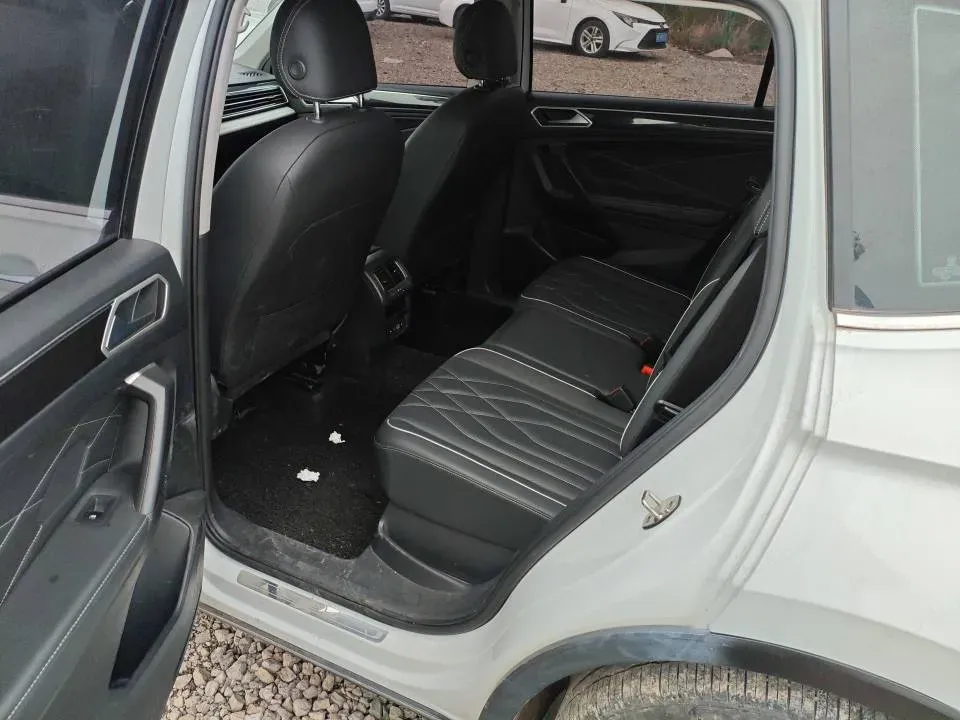 2023 Volkswagen Tiguan L 1.5T 160HP L4 7DCT,autocango,china used car exporter,china ev exporter,chinese used car exporter,chinese used ev exporter