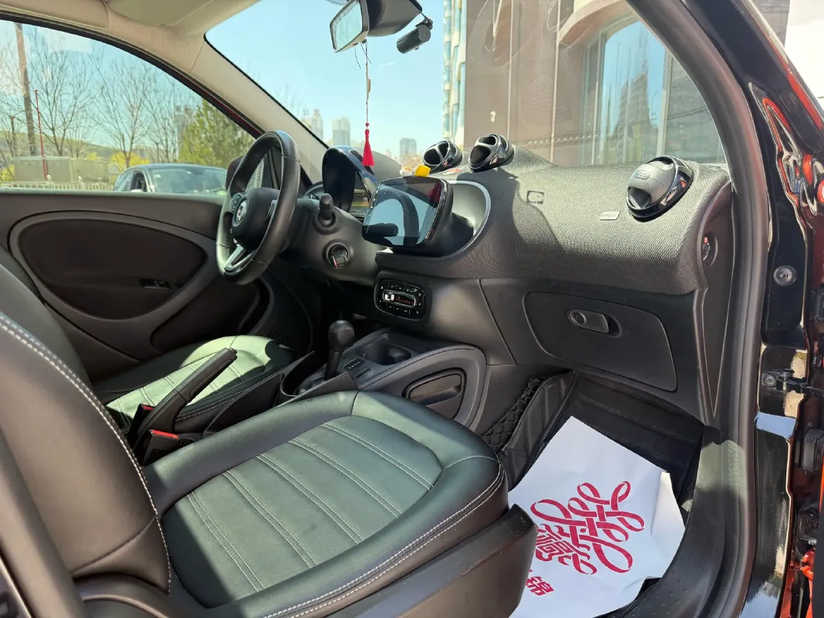 2016 Smart smart forfour 1.0L 71HP L3 6DCT,autocango,china used car exporter,china ev exporter,chinese used car exporter,chinese used ev exporter