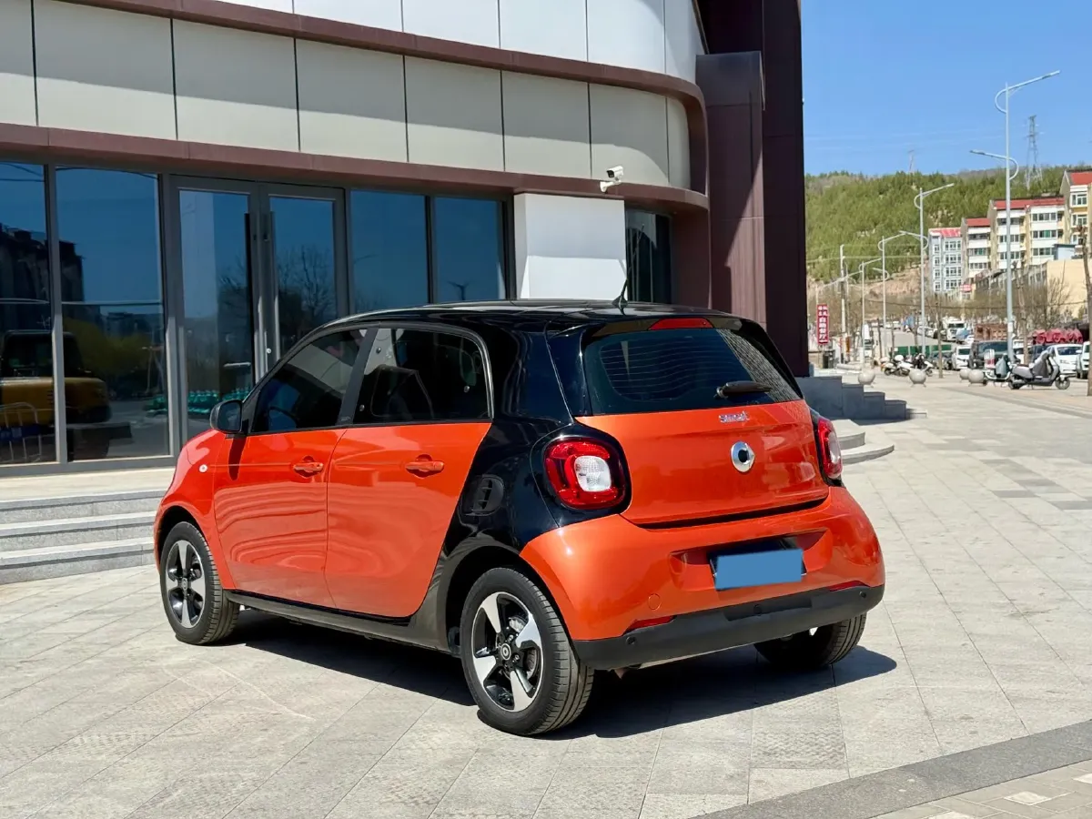 2016 Smart smart forfour 1.0L 71HP L3 6DCT,autocango,china used car exporter,china ev exporter,chinese used car exporter,chinese used ev exporter