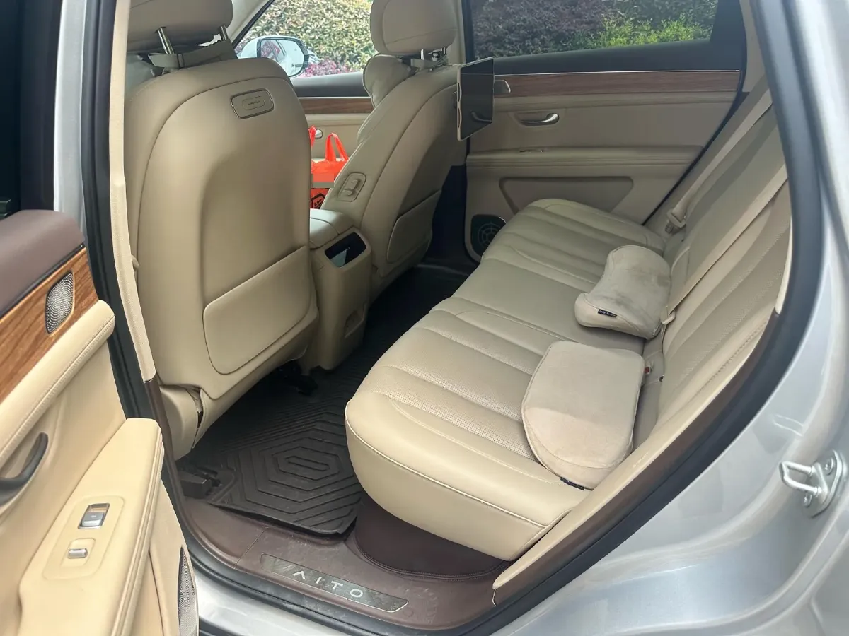 2024 AITO AITO M7 1.5T 152HP L4 REEV 40KWH,autocango,china used car exporter,china ev exporter,chinese used car exporter,chinese used ev exporter