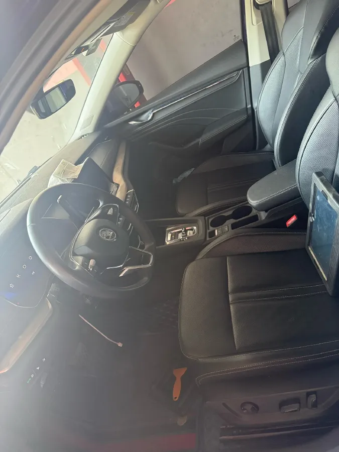 2021 Skoda Octavia 1.4T 150HP L4 7DCT,autocango,china used car exporter,china ev exporter,chinese used car exporter,chinese used ev exporter