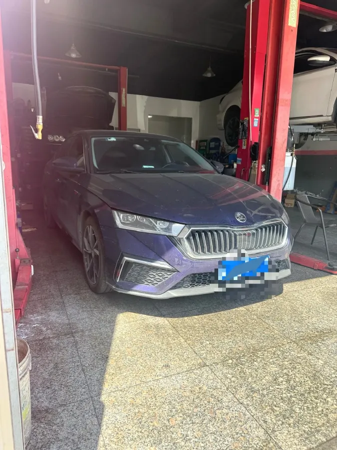 2021 Skoda Octavia 1.4T 150HP L4 7DCT,autocango,china used car exporter,china ev exporter,chinese used car exporter,chinese used ev exporter