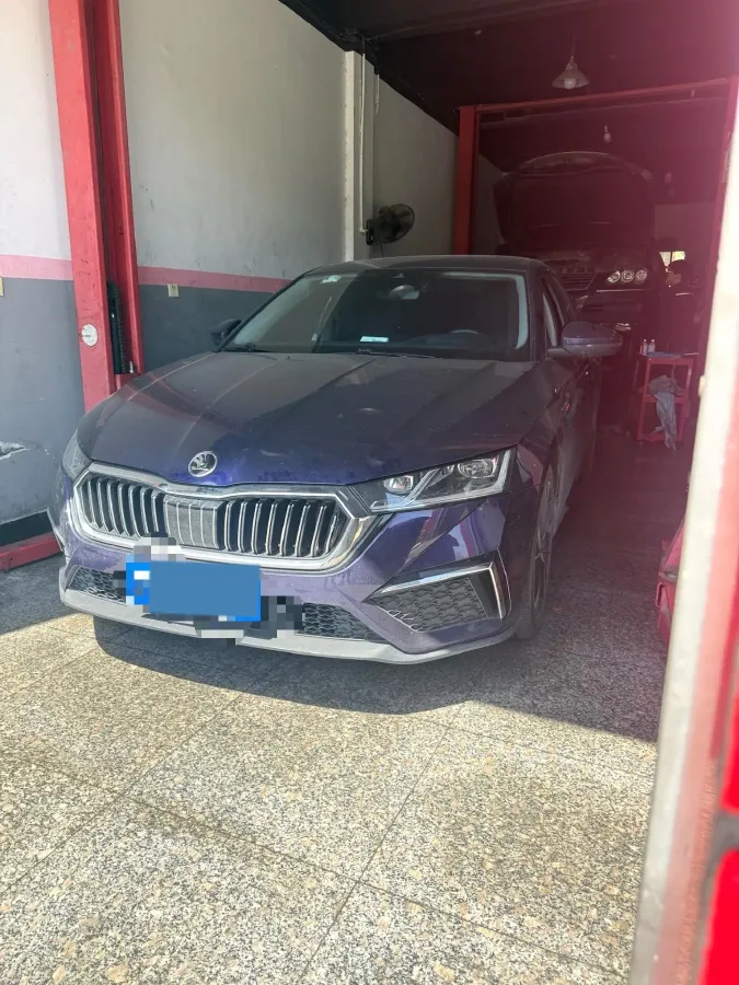 2021 Skoda Octavia 1.4T 150HP L4 7DCT,autocango,china used car exporter,china ev exporter,chinese used car exporter,chinese used ev exporter