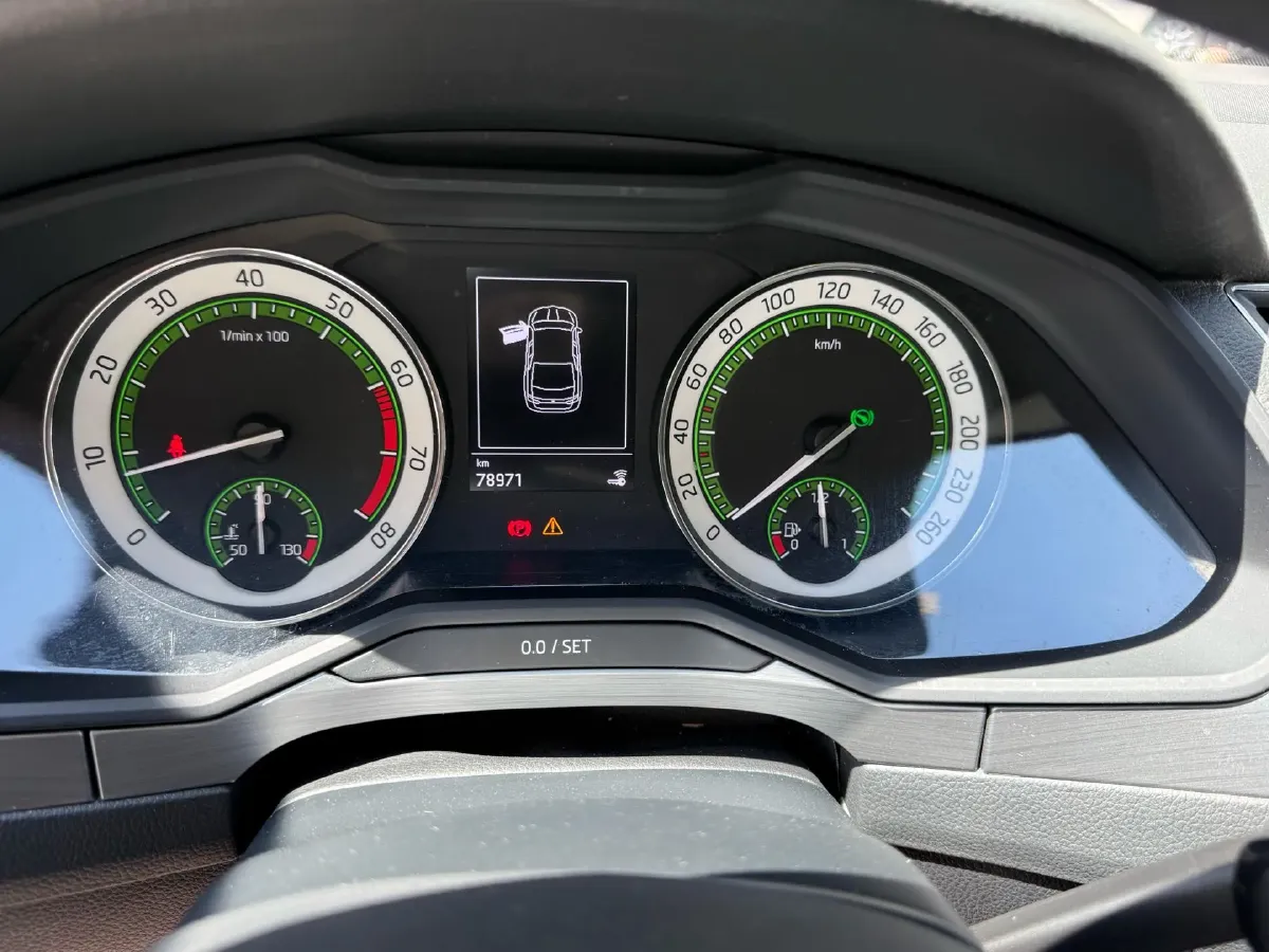 2018 Skoda Superb 1.8T 180HP L4 7DCT,autocango,china used car exporter,china ev exporter,chinese used car exporter,chinese used ev exporter