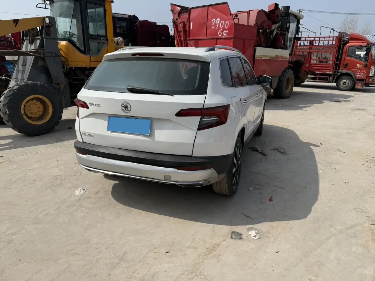 2021 Skoda Karoq 1.4T 150HP L4 7DCT,autocango,china used car exporter,china ev exporter,chinese used car exporter,chinese used ev exporter